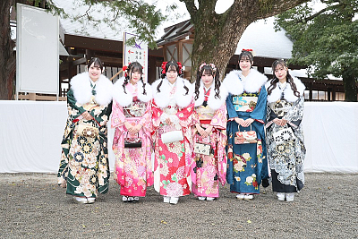 (左から) 福原心春、河村優愛、倉島杏実、大村杏、桒原椿、雲井紗菜