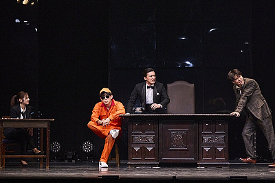 舞台「熱海殺人事件 ラストメッセージ」より