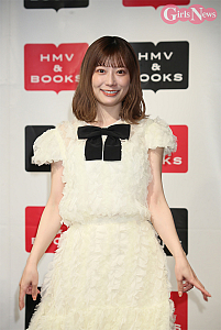 東村芽依