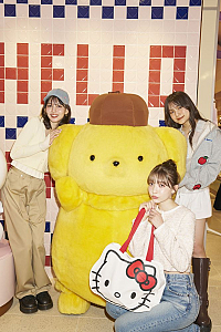 村上愛花、雑賀サクラ、有坂小花