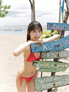 長友彩海1st写真集『予定外の瞳』先行カット