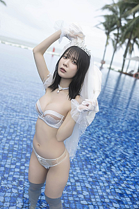 奥ゆい1st写真集『ゆいゆい』アザーカット