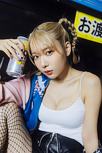 奥ゆい1st写真集『ゆいゆい』アザーカット