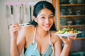 虹咲カリナ1stDVD「雨上がり!18歳!!」より