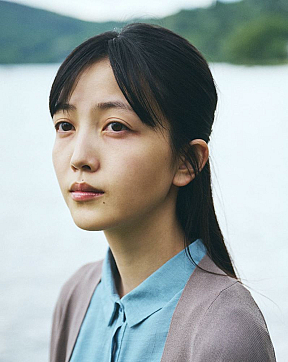 久保史緒里(藤吉史花役)