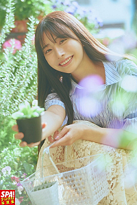 『SPA!デジタル写真集 鈴木優香「艶めく肉厚の葉」』より