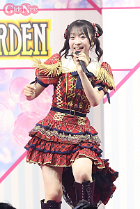 秋山由奈