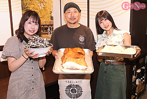 「食堂はせ川」二代目店主 長谷川大輔(中央)
