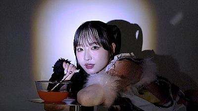 mimi kiddy『マドレーヌ』MVより