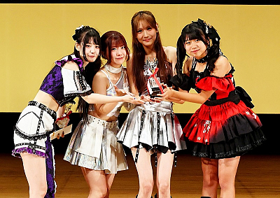 ビジュアルクイーンに選ばれた4名